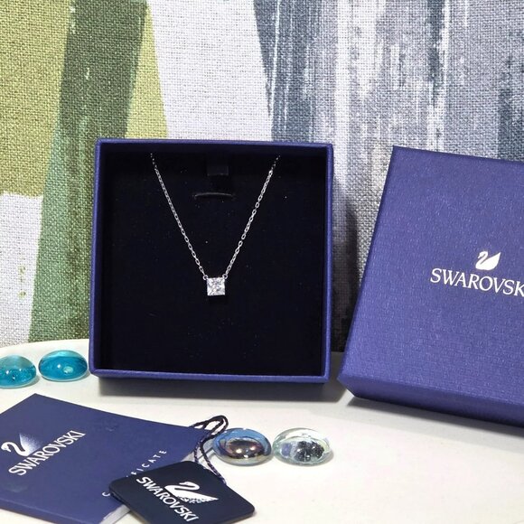 🌟Swarovski Attract Crystal Necklace Princess Square Cut Solitaire Pendant 🌟 - Picture 1 of 10